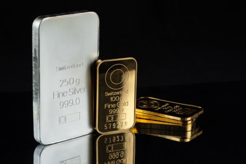 الذهب يهوى من جديد..بضعف الدولار 