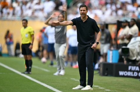 ريال مدريد يرفض طلب ألونسو بالتعاقد مع لاعب وسط جديد