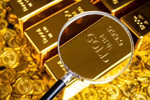 أسعار الذهب تهوى وسط تصاعد الأوضاع