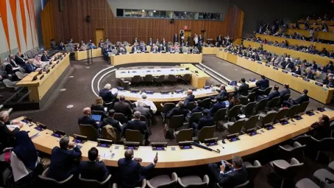 وفاء بالوعد.. الرئيس الفرنسي: سنعترف بدولة فلسطين