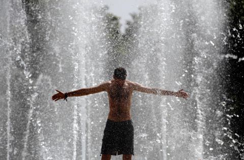 Fire kills 2 in Spain as heatwave hits Europe