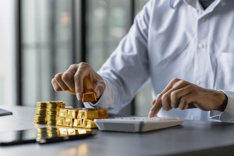 أسعار الذهب في استقرار مع تراجع الدولار
