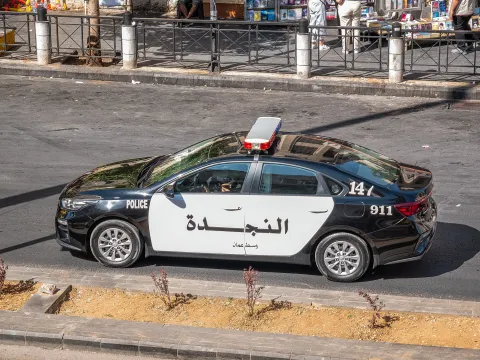الأردن : نسبة تظليل المركبات المسموحة وكيفية تجنب المخالفات