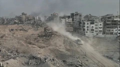 وزير الدفاع الإسرائيلي بكل فخر: غزة تحترق