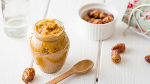 كيفية صنع كراميل التمر