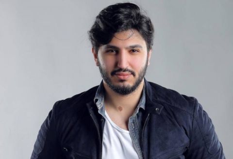 محمد فضل شاكر يعلّق حفلاته الغنائية في خطوة مفاجئة.. فهل هناك تطوّرات في قضية والده؟