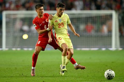 أسطورة ريال مدريد: أردا غولر يتفوق على بيدري في المهارة والرؤية