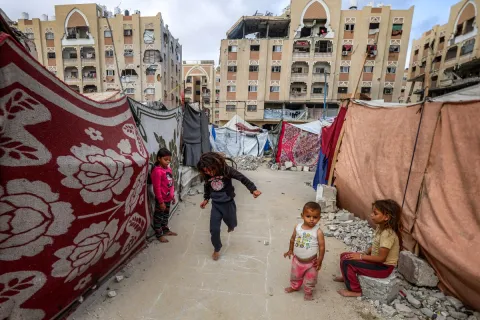 Hamas, Israel agree ceasefire deal, hostages to be released Monday