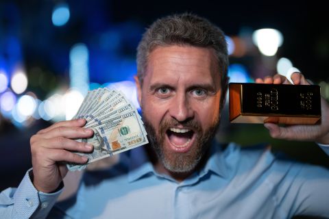 المحكمة تهدد 