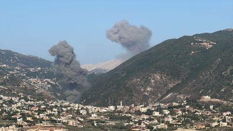 عام على وقف إطلاق النار.. إسرائيل تمطر لبنان بسلسلة غارات عنيفة