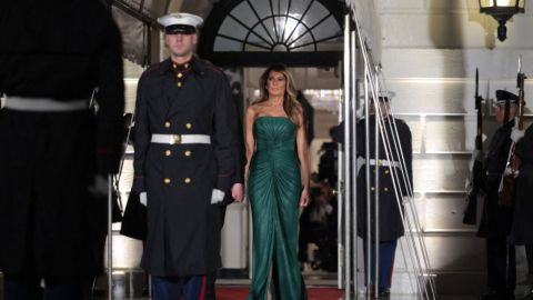 ميلانيا ترامب تتألّق بفستان زمردي من إيلي صعب خلال في استقبال ولي العهد السعودي