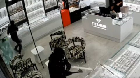 فيديو: دخان أبيض يُحبط عملية سرقة في إسرائيل