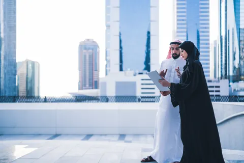 فيديو: لحظة إنهيار برج صادمة في روما