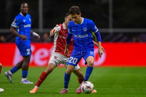 تشيلسي يخطط لضم موهبة يونانية واعدة بعمر 18 عامًا في 2026