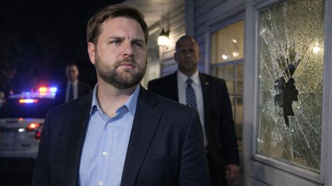 إجراء مفاجئ من مصرف 