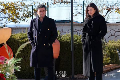 Uzak Şehir series sparks criticism over child and alcohol scene