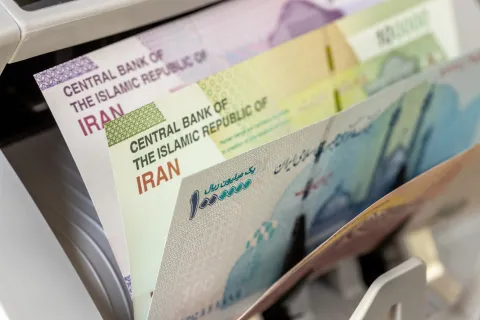 كارثة تاريخية: الريال الإيراني = 0.0 دولار امريكي