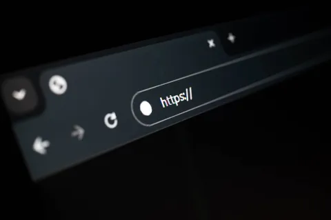 اختراق لمنصة إنستغرام.. ونشر بيانات على 