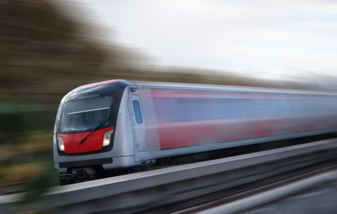 فيديو: انحراف قطار ينتهي بمصرع 42 شخص