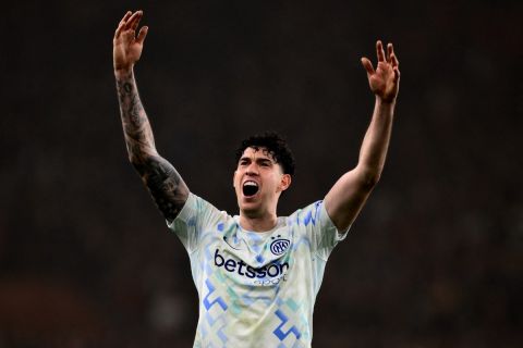 صفقة الصيف الكبرى: برشلونة يجهز 80 مليون يورو لضم صخرة دفاع إنتر ميلان