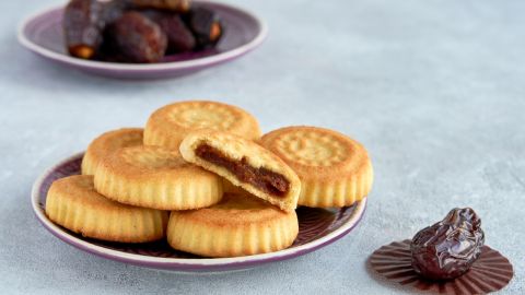 طريقة تحضير معمول السميد بالتمر