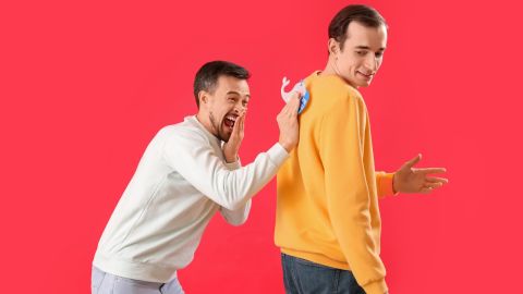 ما هي قصة كذبة نيسان؟