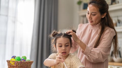 تسريحات عيد الفصح للأطفال: أناقة بسيطة بلمسة ربيعية