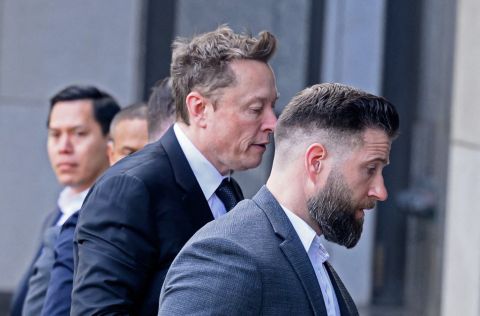Musk leveraged SpaceX loans to support Tesla, SolarCity