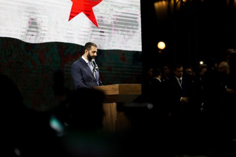 الشرع يعلق على عودة اللاجئين: 