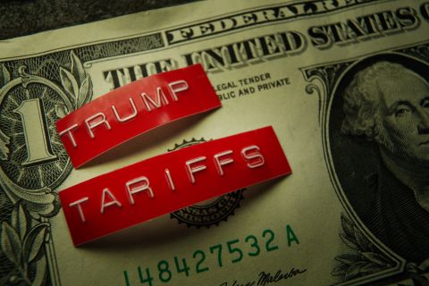 الصين تستعد لشحن أسلحة إلى إيران