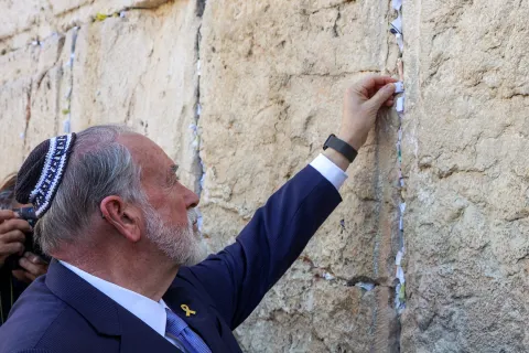 US envoy Huckabee urges Gulf states to choose between Israel and Iran