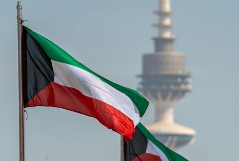 الكويت تعترض 25 هدفا إيرانيا وصافرات الإنذار تدوي في البحرين