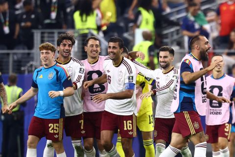 لعبة الكر والفر تشتد بين فينيسيوس وفلورنتينو بيريز... والضحية ريال مدريد