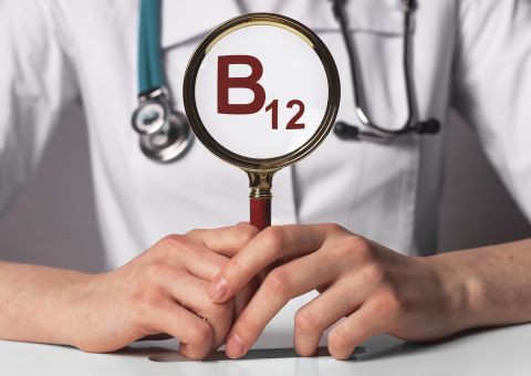 لا تتجاهلها.. علامات قد تكشف نقص فيتامين B12 عند الرجال