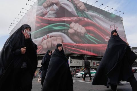 هدوء نسبي.. تراجع في الضربات الأميركية وطهران تتوعد