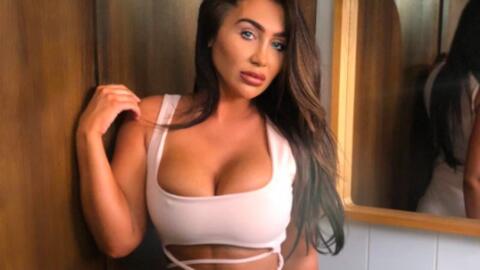 Lauren Goodger Does Not Look Like Real Person Anymore 