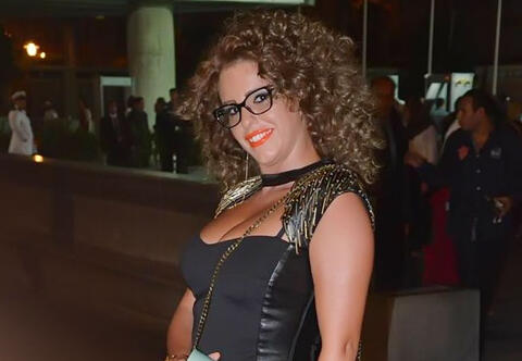 دنيا عبد العزيز تكشف حقيقة زواجها من الفنان الراحل فاروق الفيشاوي
