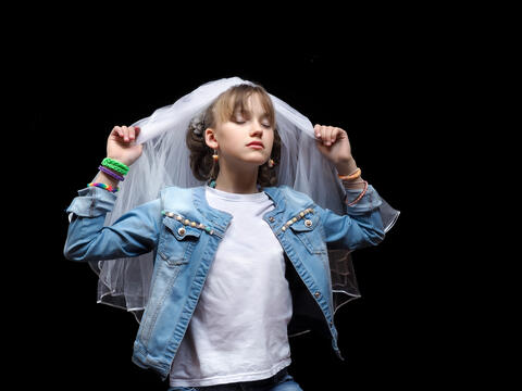 Saudi Influencer Under Fire After Sharing a Video of Her Wedding Ceremony With a Christian American