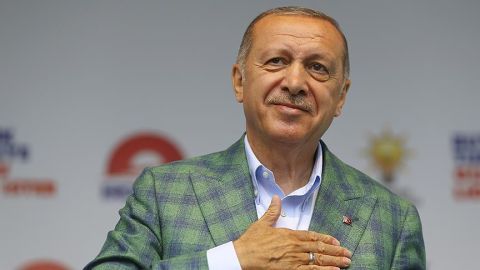 رجب طيب أردوغان يدعم حملة 