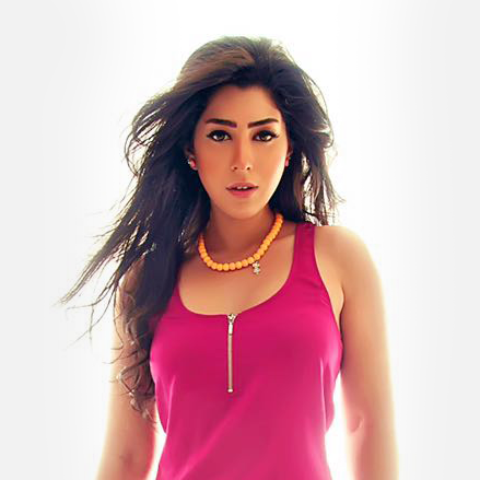 ايتن عامر تُعلن بشكل مفاجئ عن قدوم ابنها