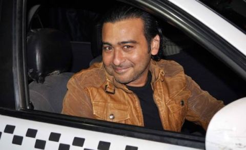 الموت يفجع أحمد عزمي بأقرب الناس له