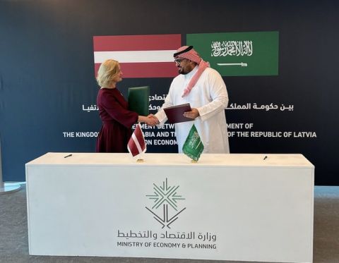 Saudi-French meeting ahead of investment forum