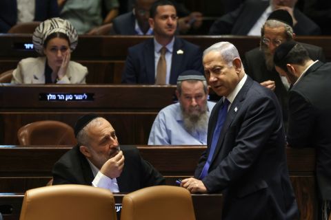 Israeli economy faces uncertainty, devaluation