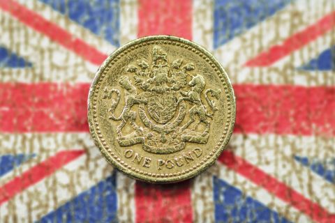 Basic UK wages surge at record rates