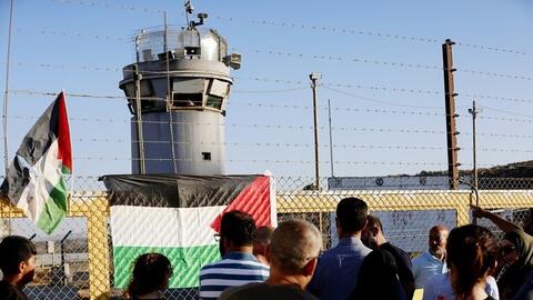 ضرب وسحل وعزل.. إسرائيل تنكل بالأسيرات في سجن 