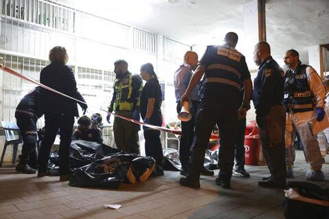 عباس يدين وحماس تبارك عملية تل ابيب واسرائيل تدفع بتعزيزات للضفة وغزة