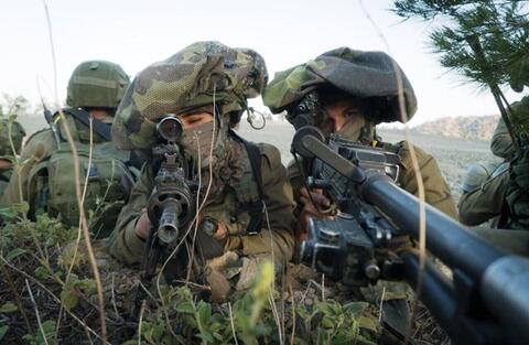 صدمة في إسرائيل بعد مقتل ضابطي كوماندوز برصاص جندي مرتبك