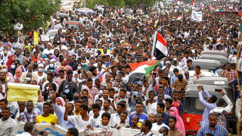 الخرطوم على موعد مع تظاهرات جديدة وواشنطن تحذر رعاياها
