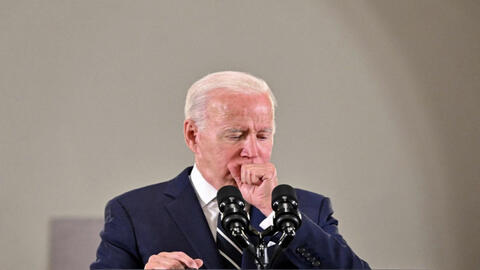 كورونا ما زال يلازم بايدن