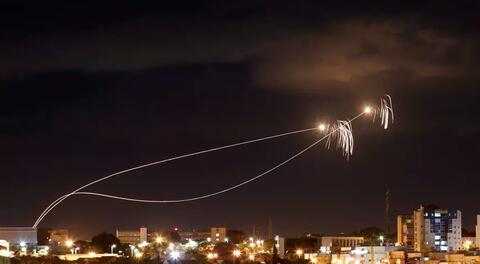 إطلاق ثلاثة صواريخ من قطاع غزة اتجاه إسرائيل